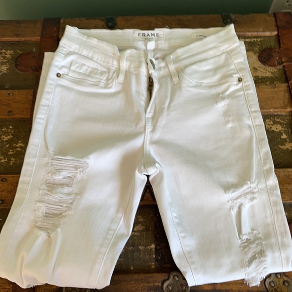 FRAME WHITE DENIM JEANS WOMEN WHITE DISTRESSED HEMMED 25 SHREDDED HOLES - Picture 6 of 14